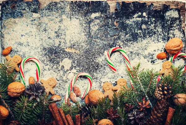 Gingerbread Men Christmas Decor Dark Background — Stock Photo, Image