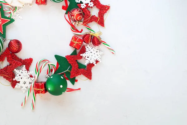 Frohe Weihnachten Kranz rot weiß Urlaub Spielzeug — Stockfoto