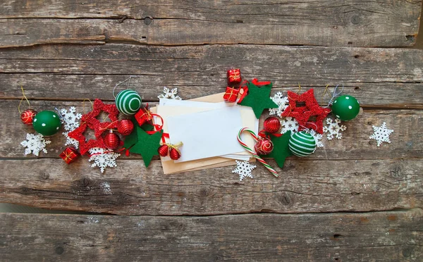 Vánoční nápis červený bílé Holiday hračky dopis — Stock fotografie