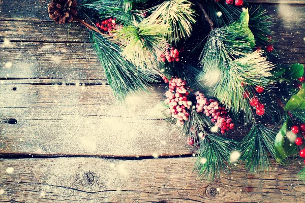 Weihnachten vintage Hintergrund Tanne Baum Beeren — Stockfoto