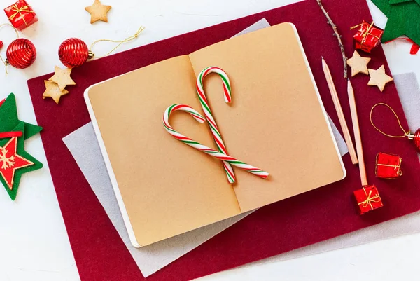 Χαρούμενα Χριστούγεννα κάρτα από ζαχαροκάλαμο καραμέλα σημειωματάριο μήνυμα — Φωτογραφία Αρχείου