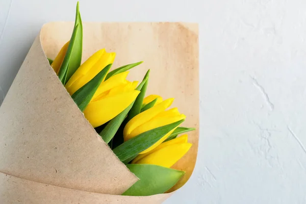 Bouquet Yellow Tulips Craft Paper Parcel for Woman — Stock Photo, Image