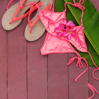 Pembe mayo Frangipani palmiye yaprağı Yüzme Havuzu