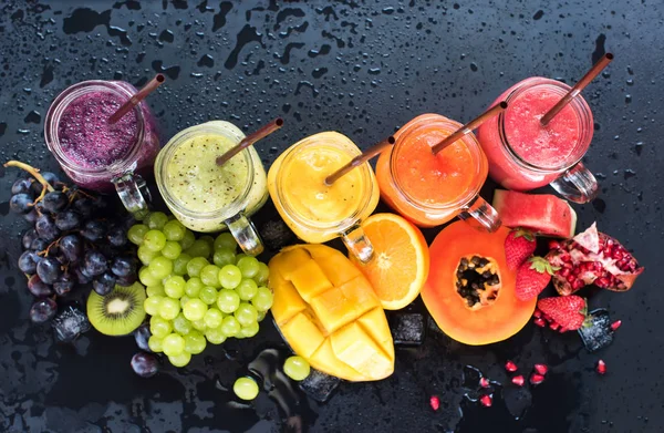 Frische Farbe Säfte Smoothie tropische Früchte Multi — Stockfoto