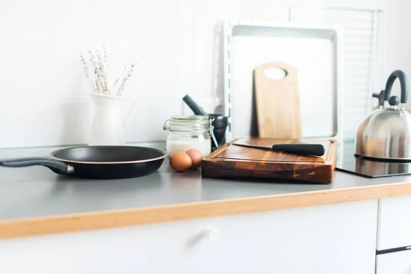 Küche Stillleben rustikales Geschirr Geschirr orange — Stockfoto