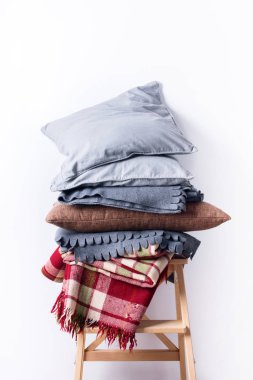 yığılmış renkli yastık yastık ekoseli keten Tekstil