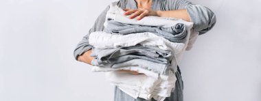 yatak çarşafları Tekstil yığını tutan eller