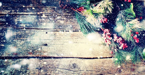 Weihnachten vintage Hintergrund Tanne Baum Beeren — Stockfoto