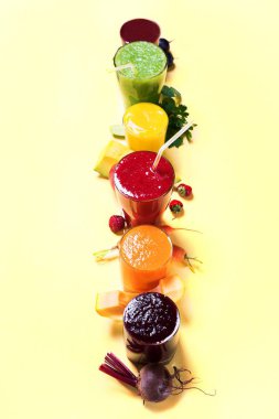 Suları güler yüzlü farklı gözlük sağlık kavramı