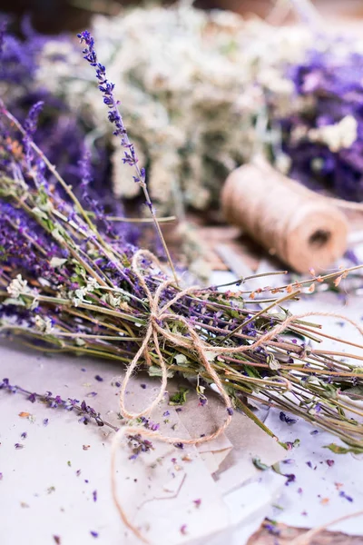 Adaçayı kordon farklı alternatif tıp demet