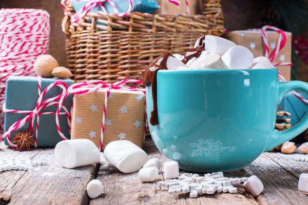 Cibo di Natale Marshmallow Chocolate Blue Cup — Foto Stock