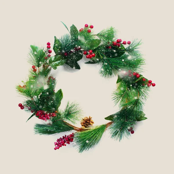 Green Christmas Decorative Wreath Holly Berries — Stock Photo, Image