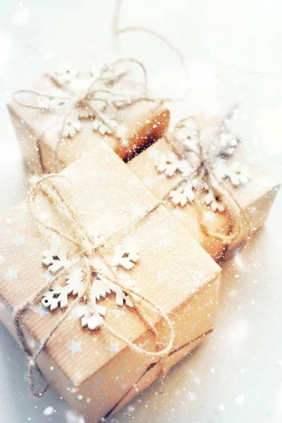 Drie feestelijke vakken ingericht Snowflake linnen snoer — Stockfoto