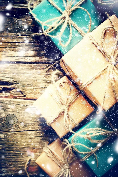 Kerst Nieuwjaar feestelijke dozen vol papier — Stockfoto