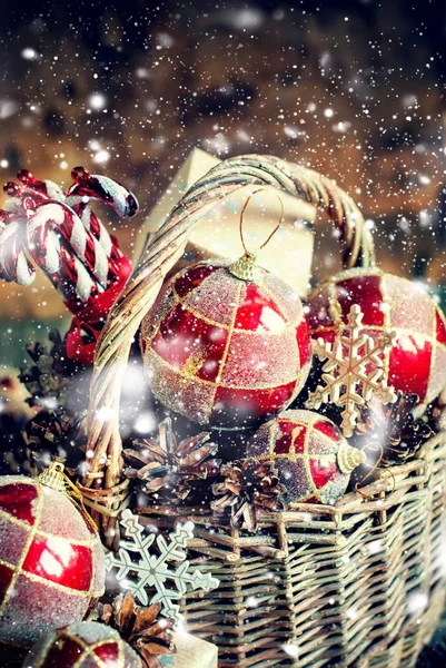 Кантри Рождественская композиция с подарками — стоковое фото