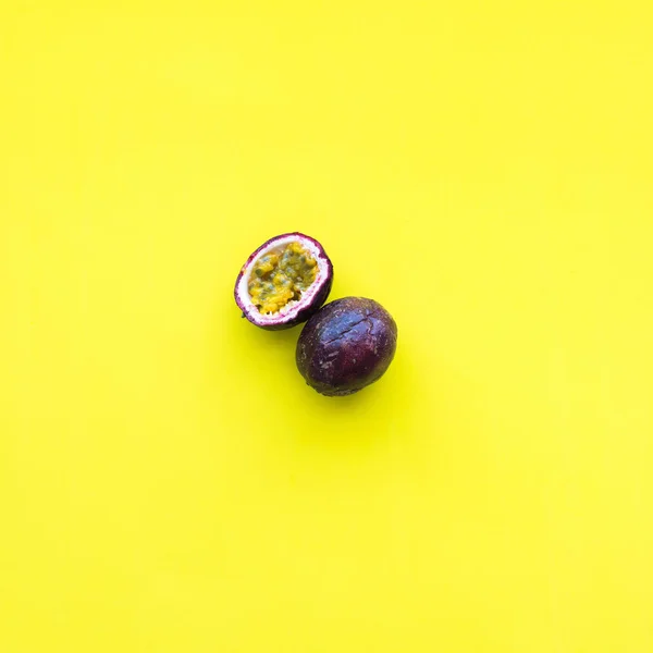 Fruta de Paixão Fruta Tropical Amarelo Natural — Fotografia de Stock