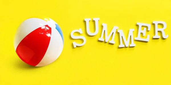 Bola inflable. letras de volumen hora de verano —  Fotos de Stock