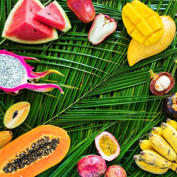 不同热带水果生食饮食观念 — 图库照片
