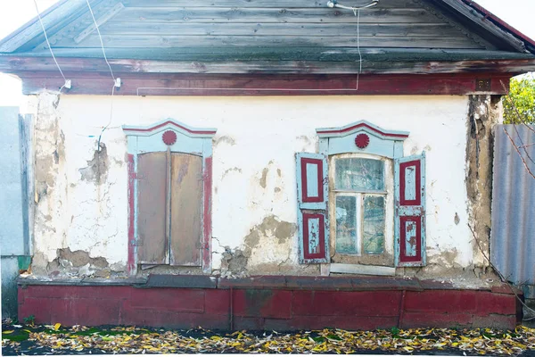 Slavic old historic living house russian facade — Stock Photo, Image