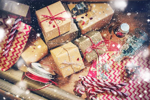 Biglietti di Natale e di Capodanno con scatole — Foto Stock