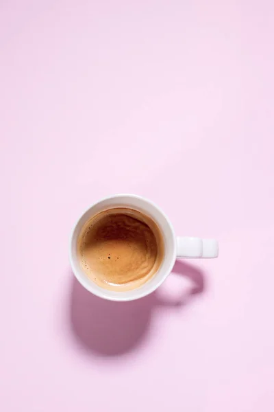 Свежий кофе эспрессо с молоком. Продукты питания — стоковое фото