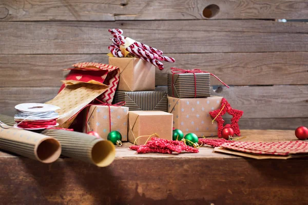 Biglietti di Natale e di Capodanno con scatole — Foto Stock