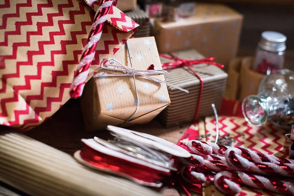Tarjetas de Año Nuevo y Navidad con cajas — Foto de Stock