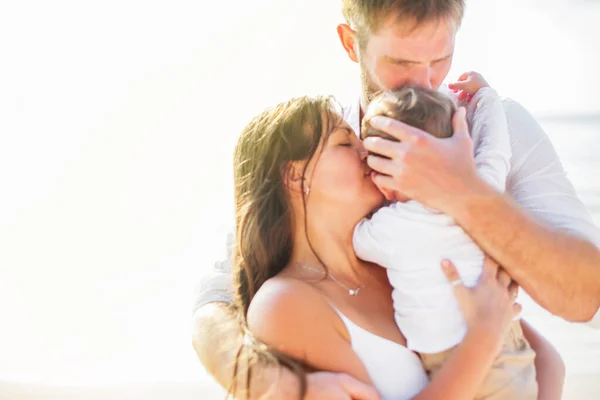 Young Family White Clothes Travel Thailand Have Lot Fun Beautiful — Stock Photo, Image