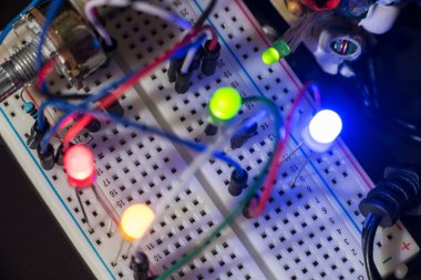 parlak LED'ler ve elektronik komponentler