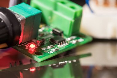 parlak LED'ler ve elektronik komponentler