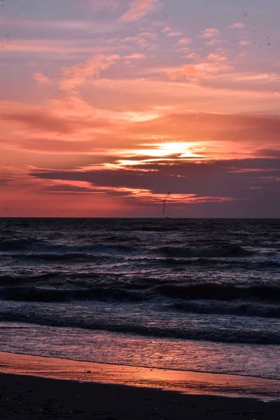 海滩夕阳西下 — 图库照片