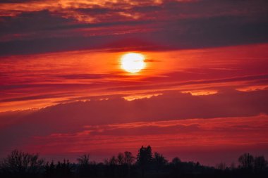 Sahada gün batımı gökyüzü