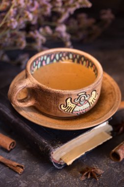 Arka planda güzel küçük leylak çiçekleri