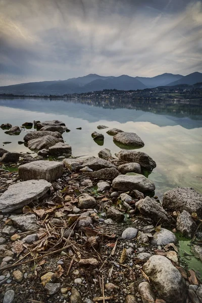 Uma ponte do lago — Fotografia de Stock