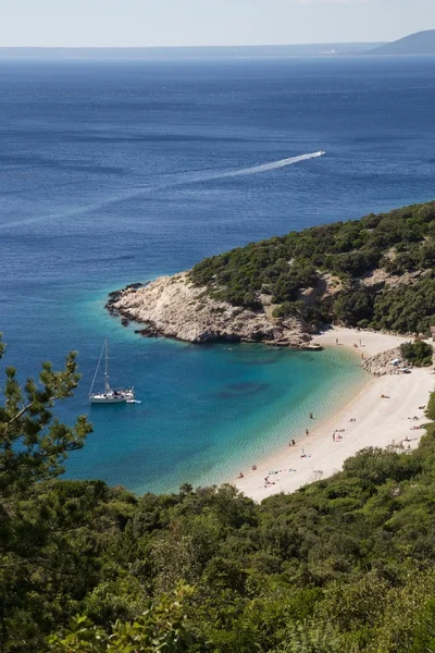 Una bella spiaggia — Foto Stock