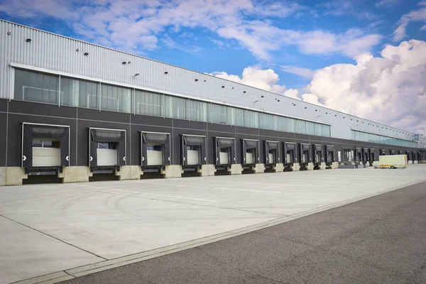 Dock cargo doors at big warehouse — Stock Photo, Image