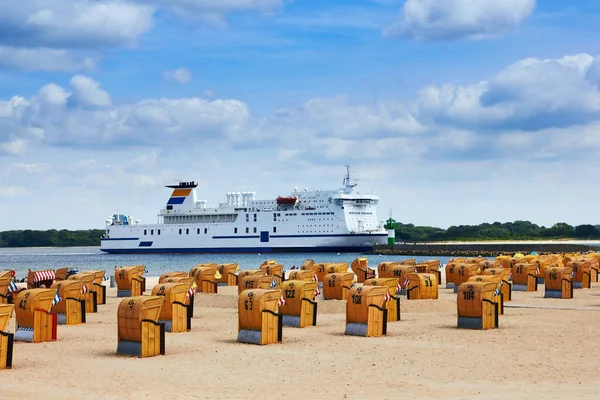 Nave da crociera a Travemunde, Germania — Foto Stock