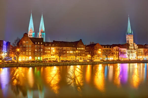 Byggnader i gamla stan i Lübeck - Tyskland — Stockfoto