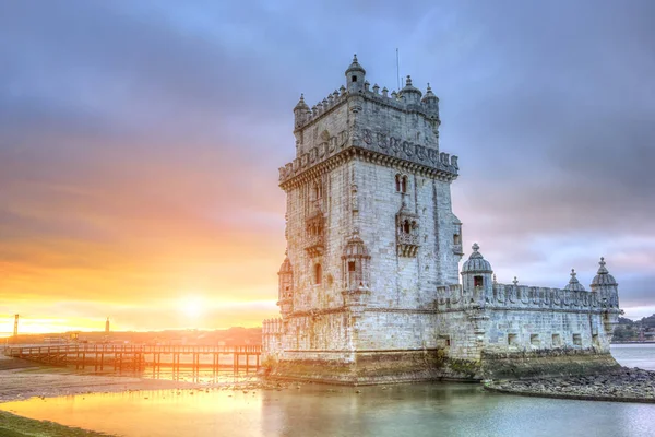 Вежі Белем при сходом сонця. Португалія — стокове фото