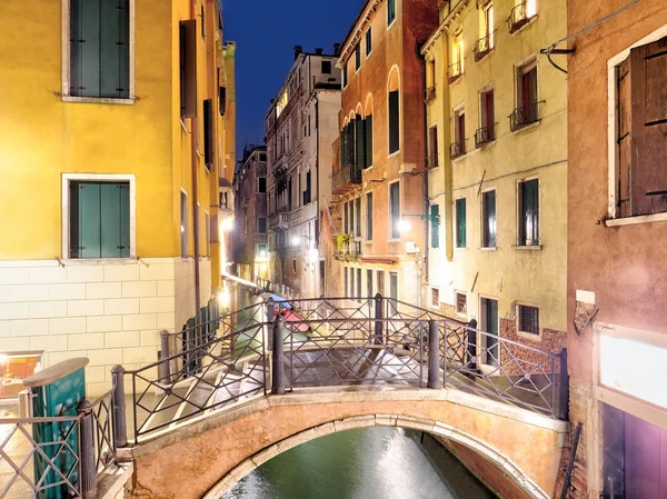 Venedik güzel gizli kanal — Stok fotoğraf