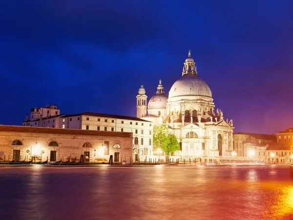 Bazilika Santa Maria della Salute gece, Venedik — Stok fotoğraf