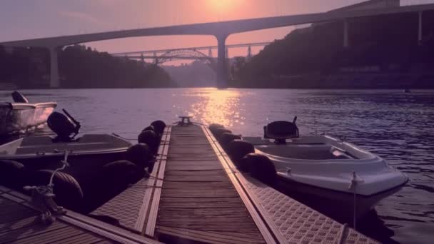 Vue sur la jetée de Porto au coucher du soleil — Video