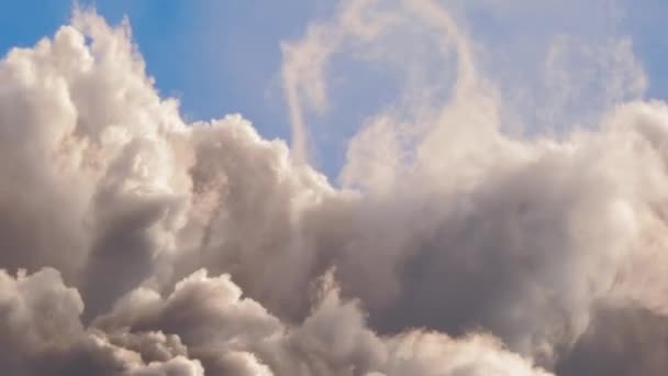 Toxic clouds in the sky after the explosion of a chemical factory — Stock Video