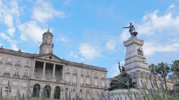 Палац фондової біржі та пам'ятник на Infante D. Henrique Square, Porto — стокове відео