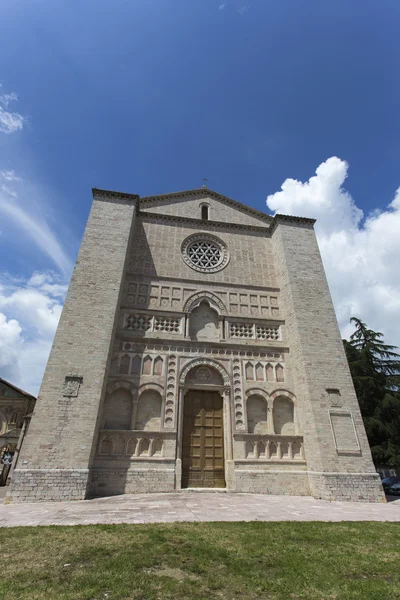 Une vue de l'église Gubbio — Photo