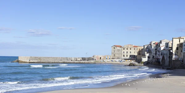 Praia vazia de Cefalu — Fotografia de Stock