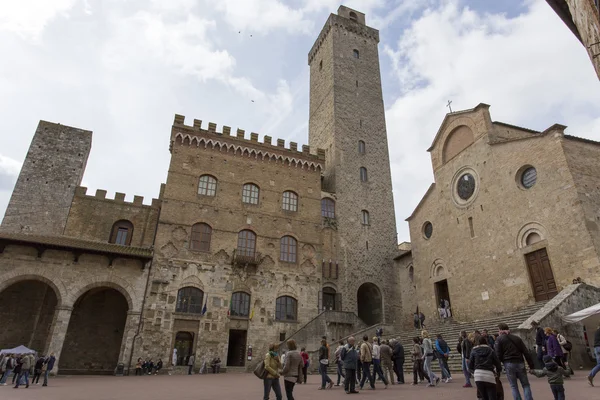 Historická budova v san Gimignanu — Stock fotografie