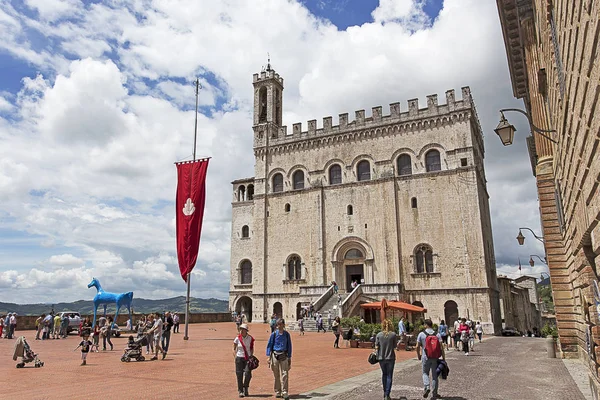 Náměstí Piazza Grande Gubbio — Stock fotografie