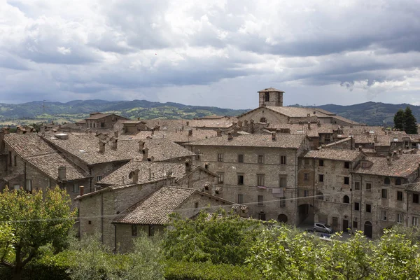 Pohled na středověké město Gubbio — Stock fotografie