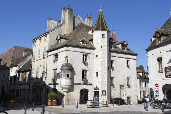 Gata i staden Beaune i Bourgogne, Frankrike — Stockfoto